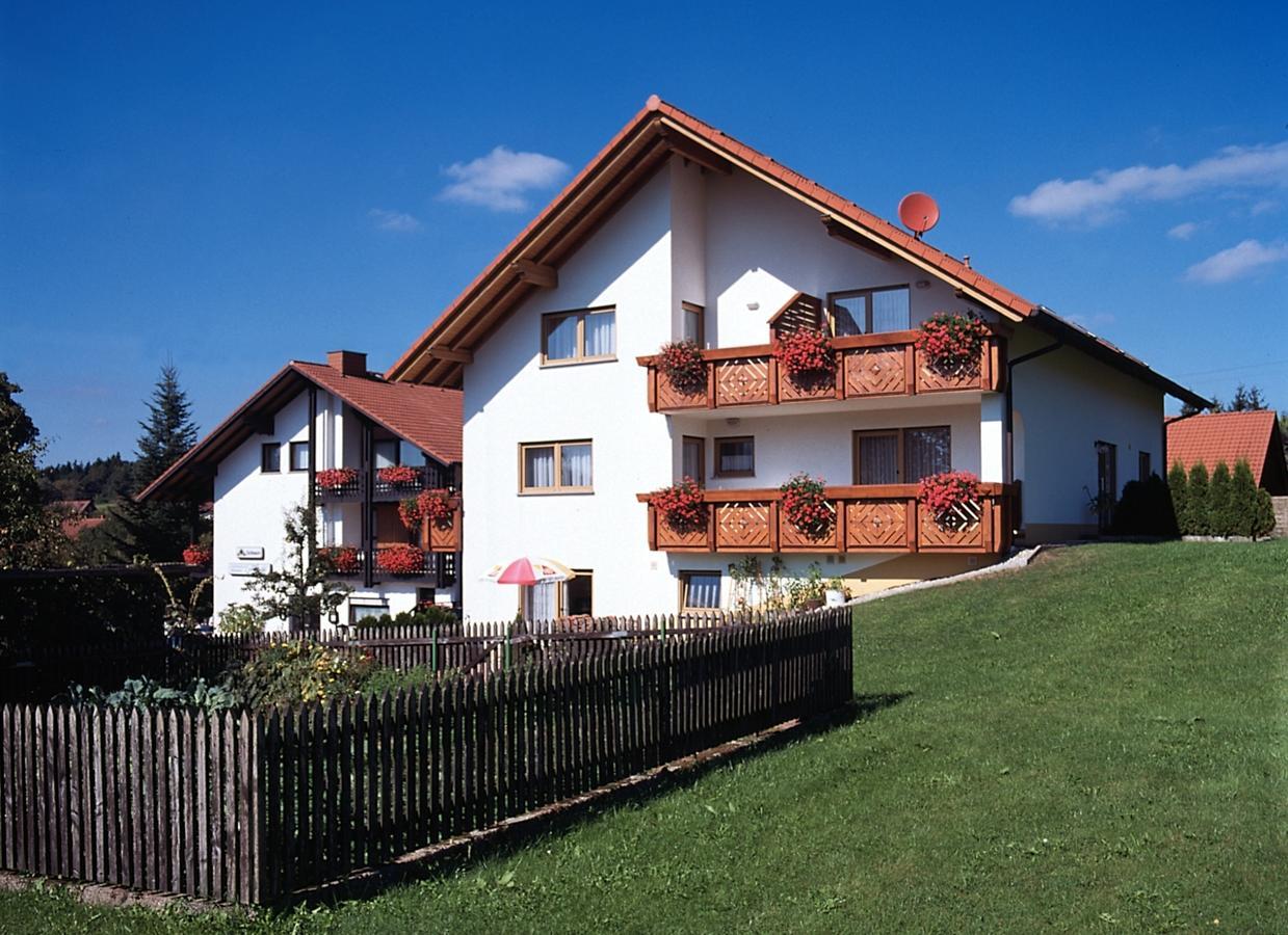 Gasthaus Und Ferienwohnungen Zum Engel Waldbrunn  Exterior photo