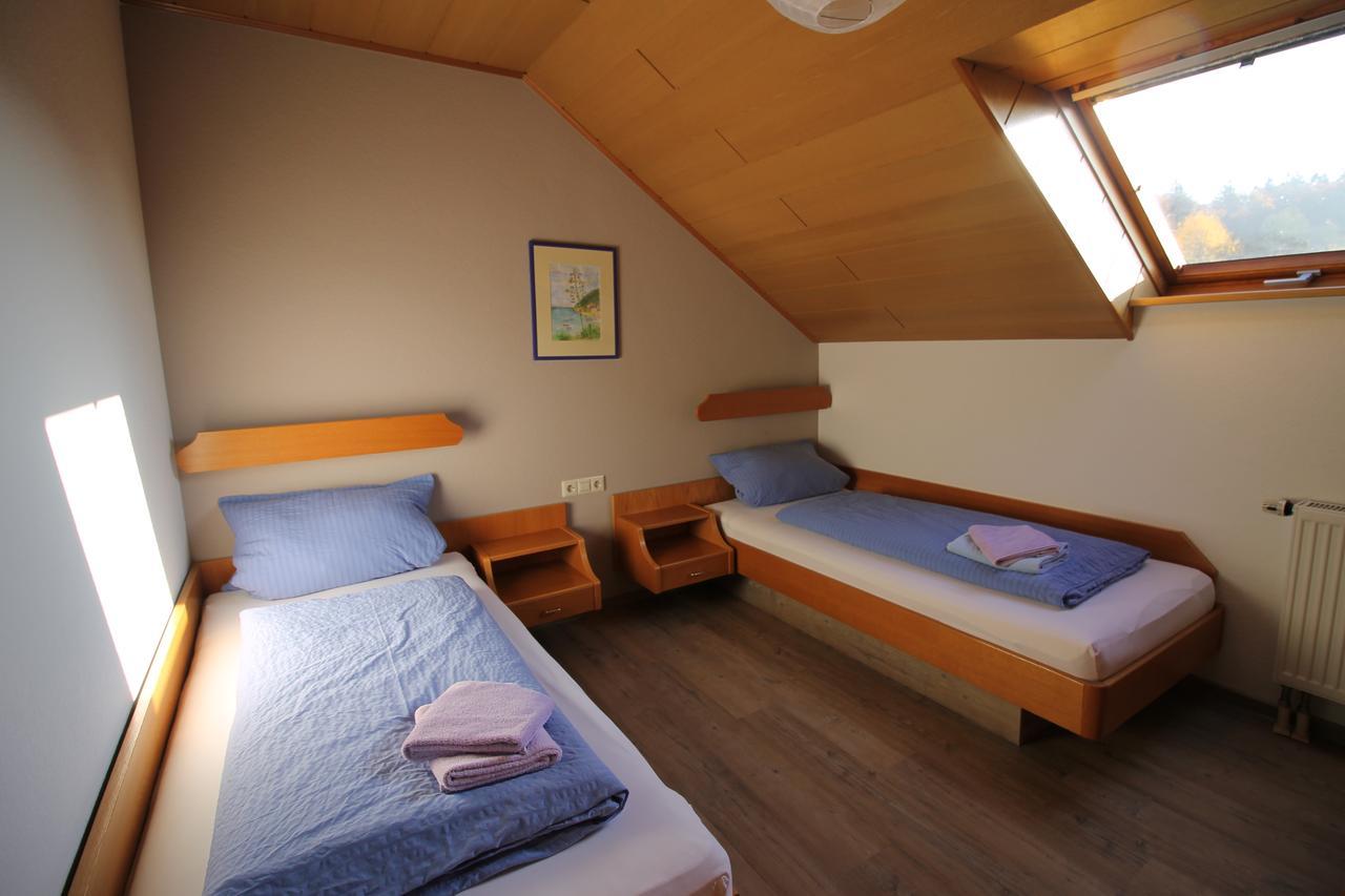 Gasthaus Und Ferienwohnungen Zum Engel Waldbrunn  Room photo